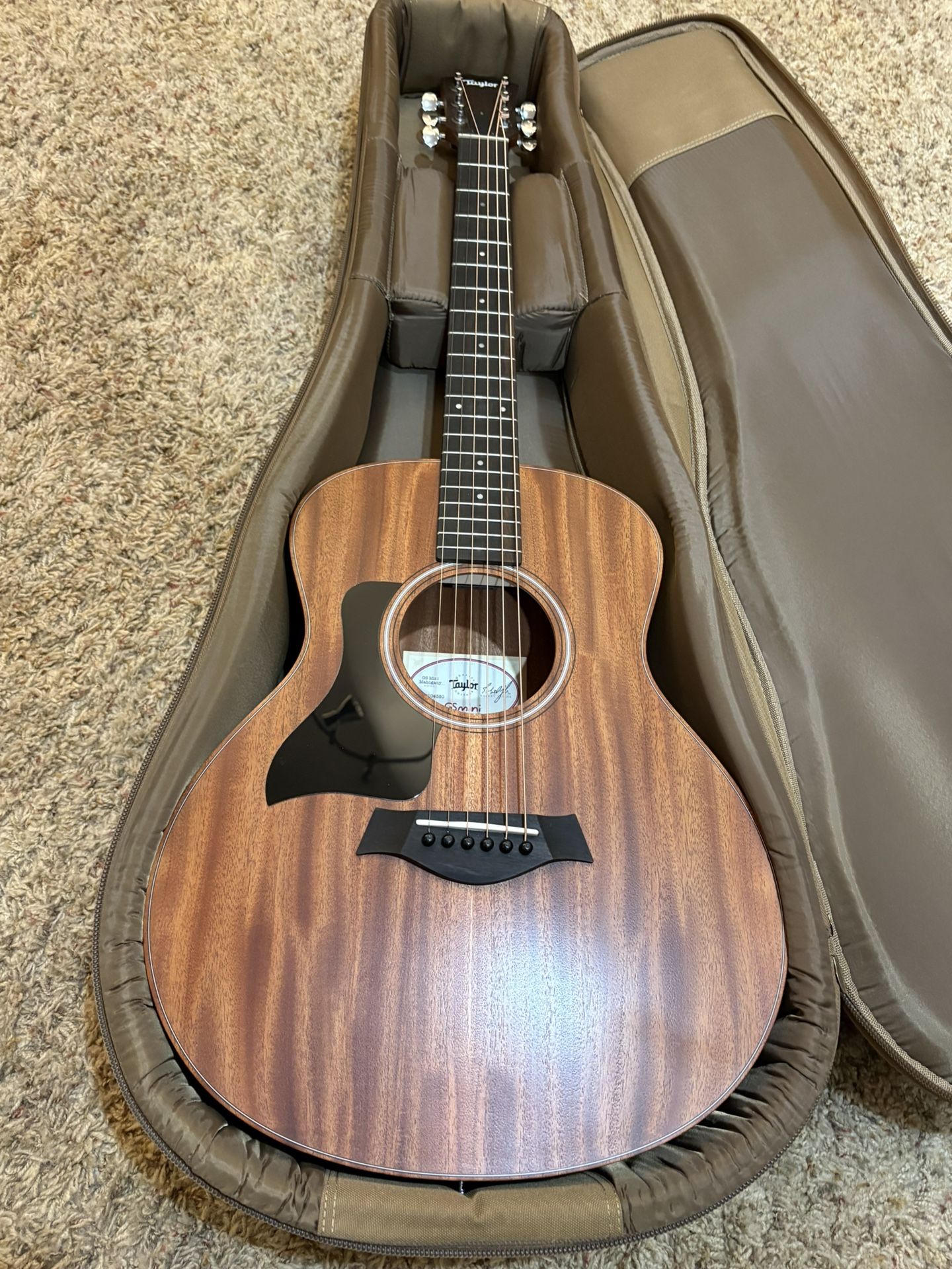 Taylor GS Mini Mahogany (lefty) 