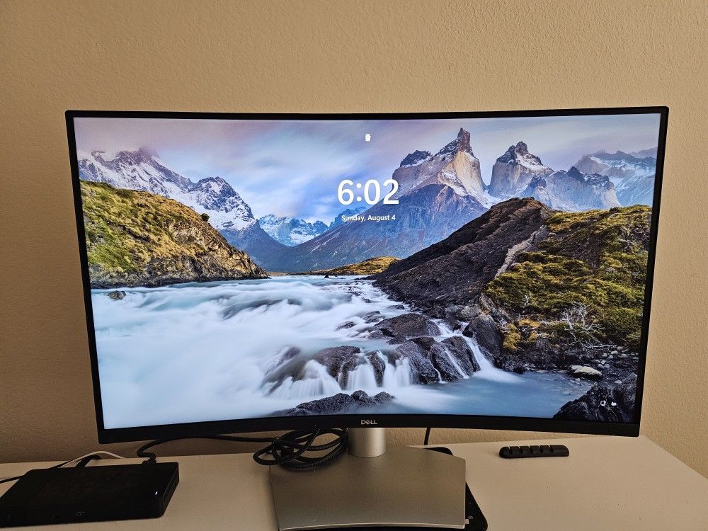Dell 32 Curved 4K UHD Monitor - S3221QS