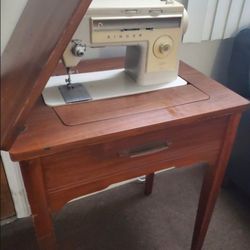 Singer Stylist 513 Sewing Machine 