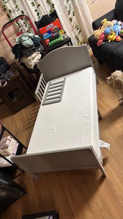 Toddler bed