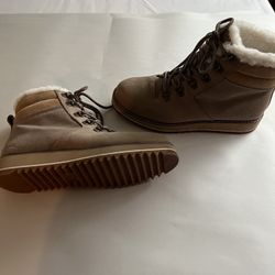 TOM’S boots.  Size 8 