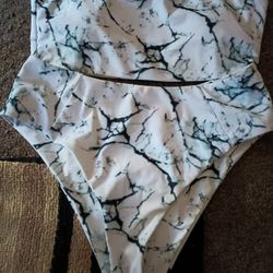 Woman's Swimming Suit Good Condition Size Large $8.00