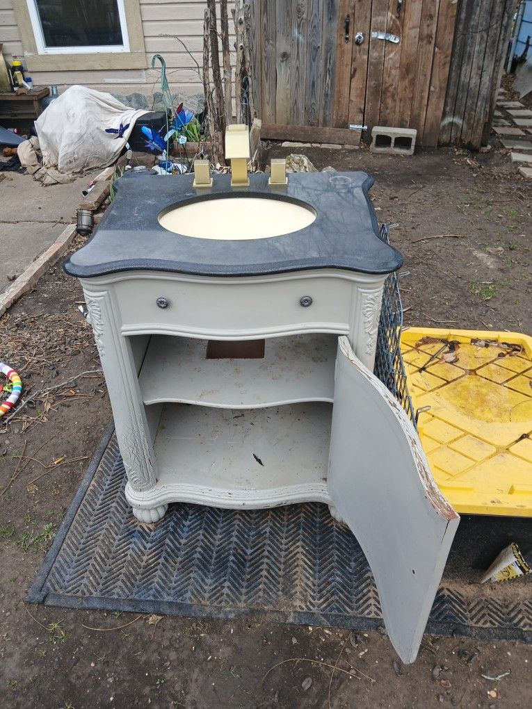 Bath Room Vanuty $75 Never Used