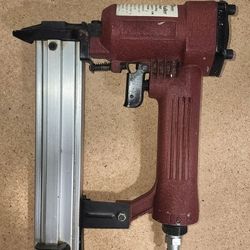 Central Pneumatic 18-19 Gauge Air Brad Nailer 