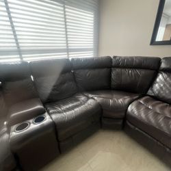 Brown Leather Reclining Sectional (electric)