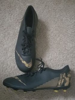 Men's 11.5 Soccer cleats