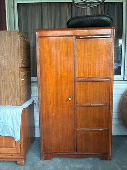 A really closet dresser old wood good condition