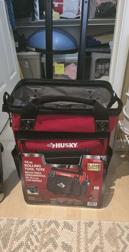 Husky 14-1 Rolling Tool Bag