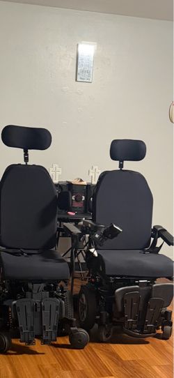 Motor wheelchair