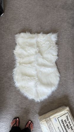 20 white fur chair covers