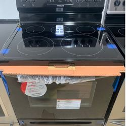 Frigidaire Glasstop black stove brand new