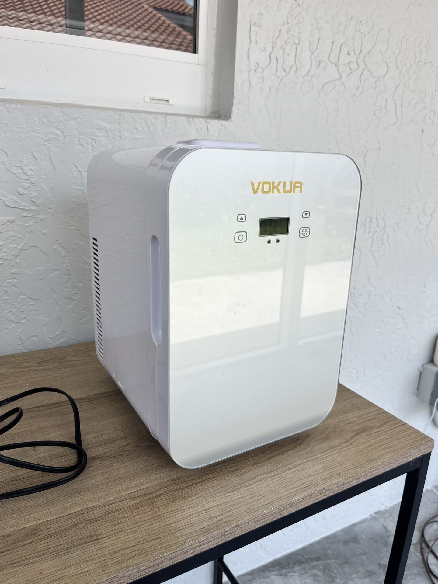 Mini Fridge Vokua