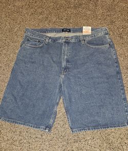 $20 Obo NWT 💞FATHER'S DAY/SUMMER💕 Men's Shorts Size 42 Bundle & Save