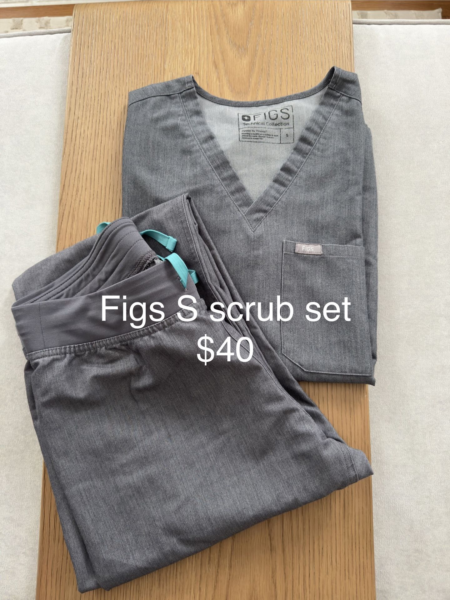 Figs Graphite Size S Scrub Set