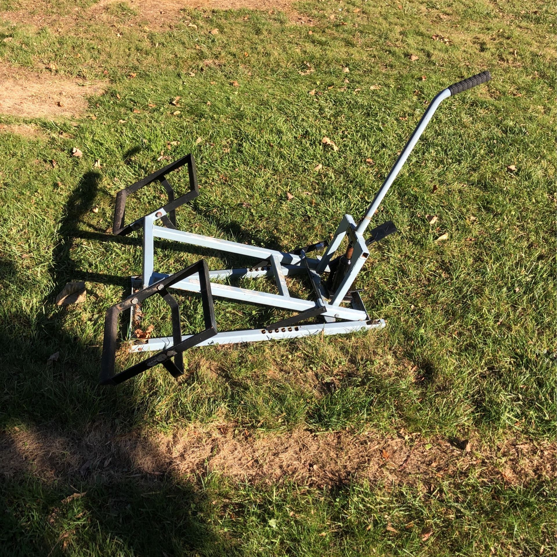 Riding mower jack
