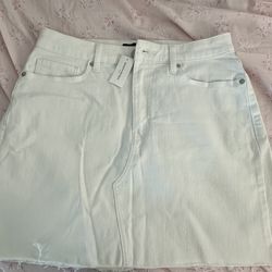 New Women’s White Denim Skirt from Banana Republic - Size 6