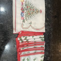 Vintage Cloth Napkins and Runner Lot of 9 Pine Cones Wreaths, Trees
