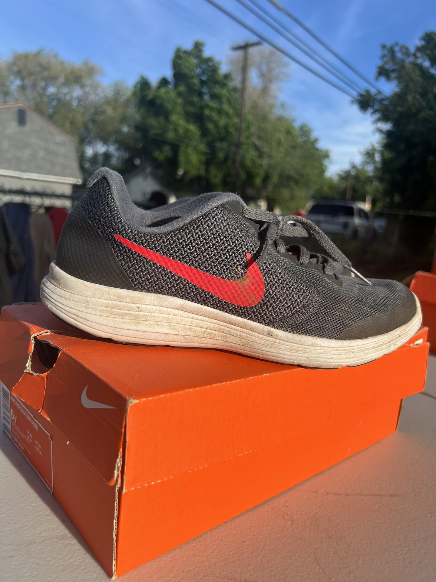 Women’s Nike Revolution 3 (GS) Size 6 Y