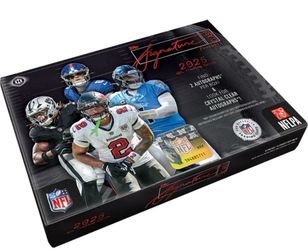 2025 Topps Signature Football Hobby Box