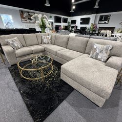 SECTIONAL WITH PULL OUT BED 
