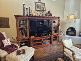 Entertainment center