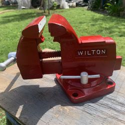 Classic Old Wilton Swivel Bench Vice 