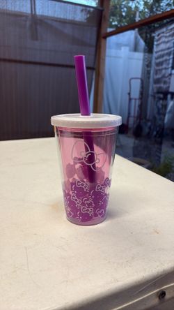 Hello Kitty cup w lid and straw