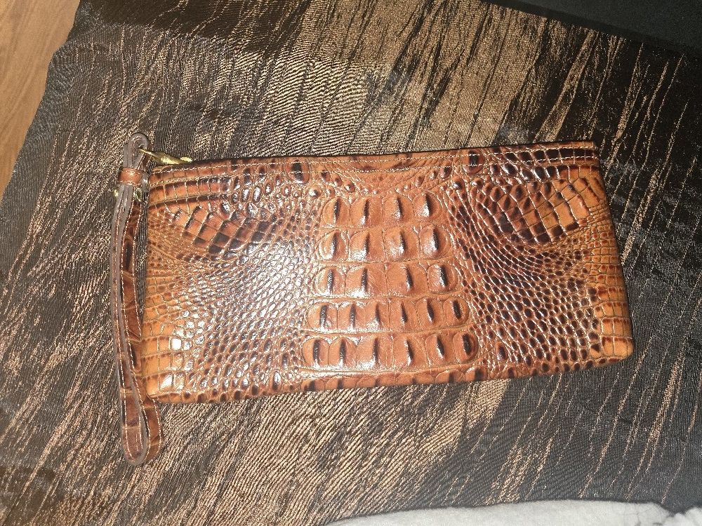 Braham Women's Clutch/Wristlet