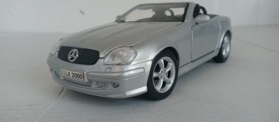 Die Cast Metal - 2000 Mercedes Benz SLK Convertible - New Condition -