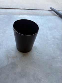 Trash can