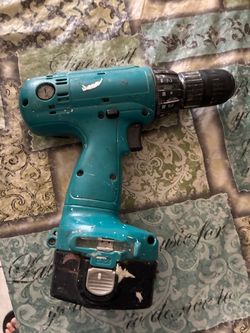 Makita drill 14 volts works great de Venta
