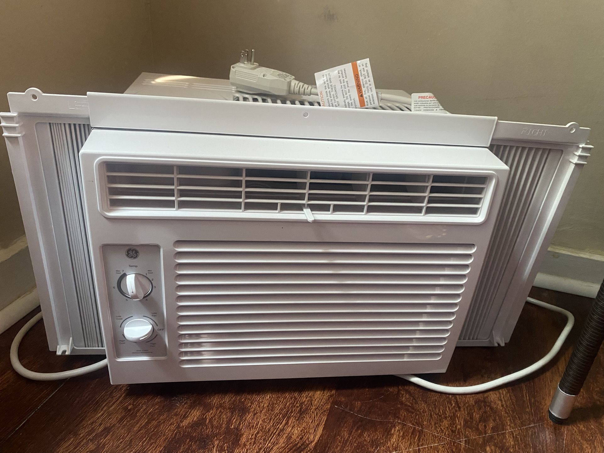 GE 5000-BTU Air Conditioner
