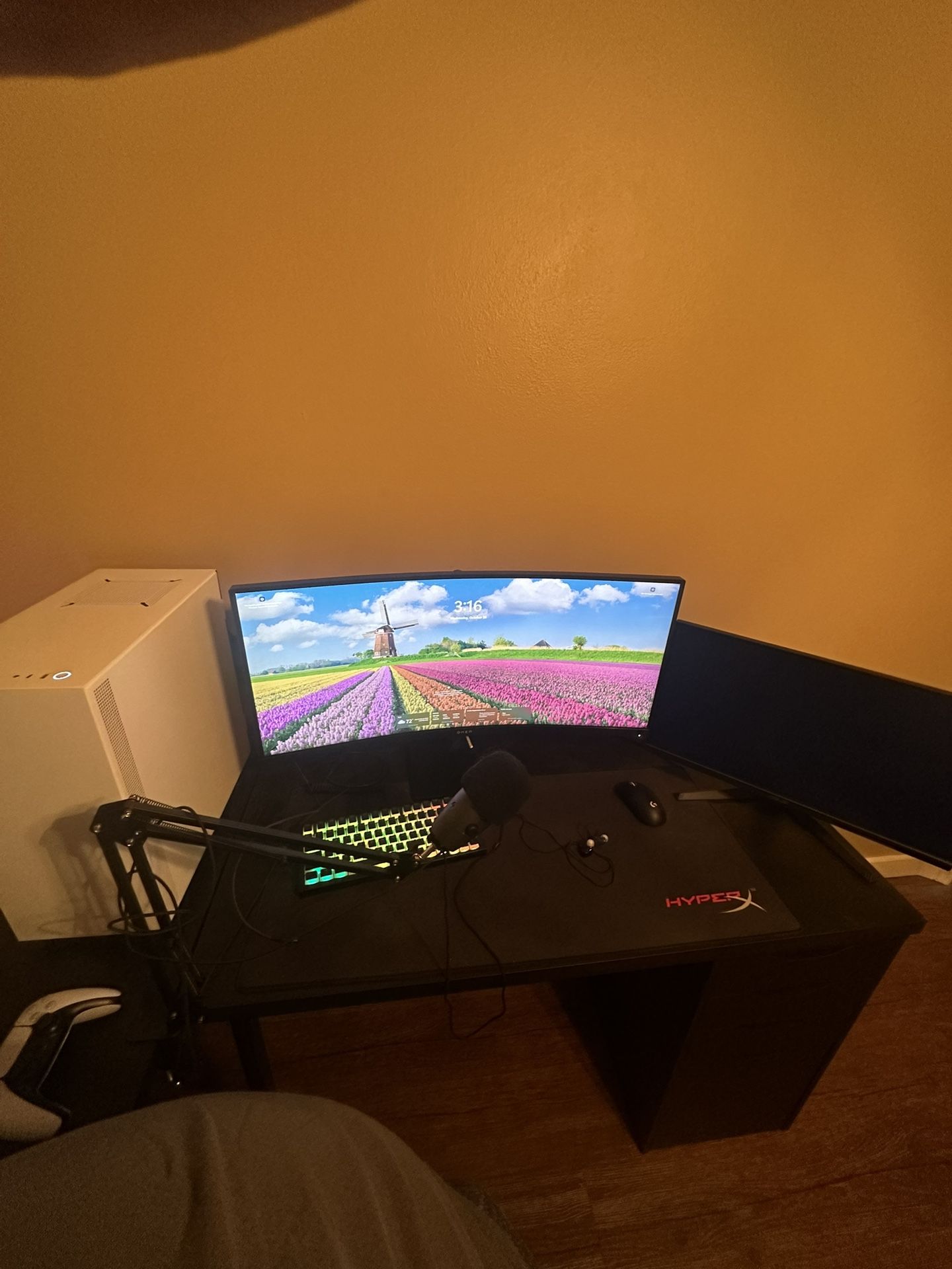 4070 super/ 5600x /32gb ram gaming pc setup