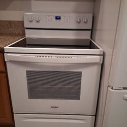 2023 Whirlpool  electric stove.