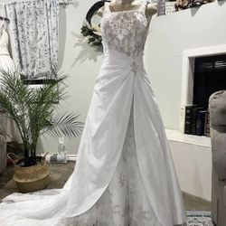 Gown New Sample Sm /med 