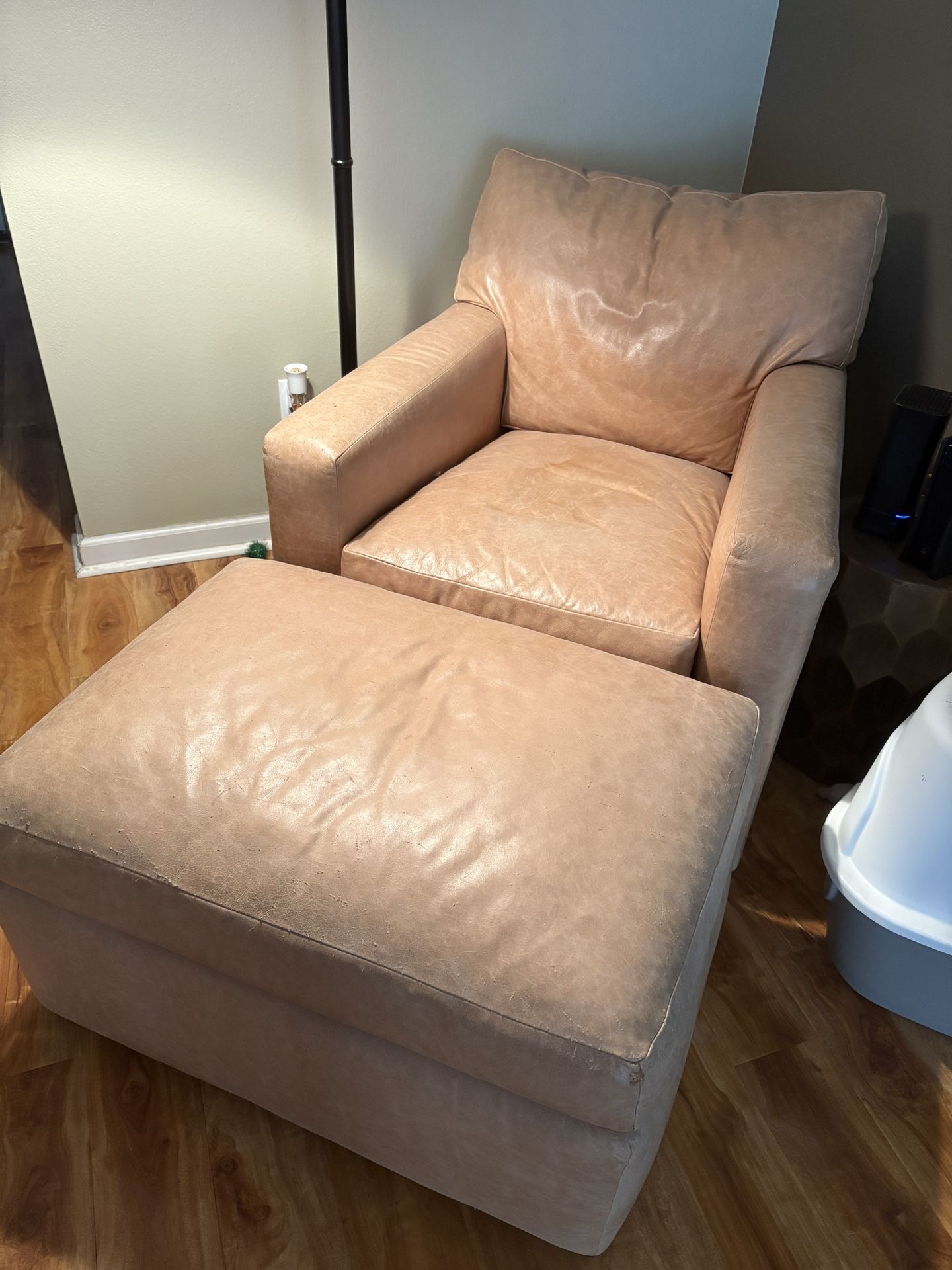 Leather Chair With Ottoman