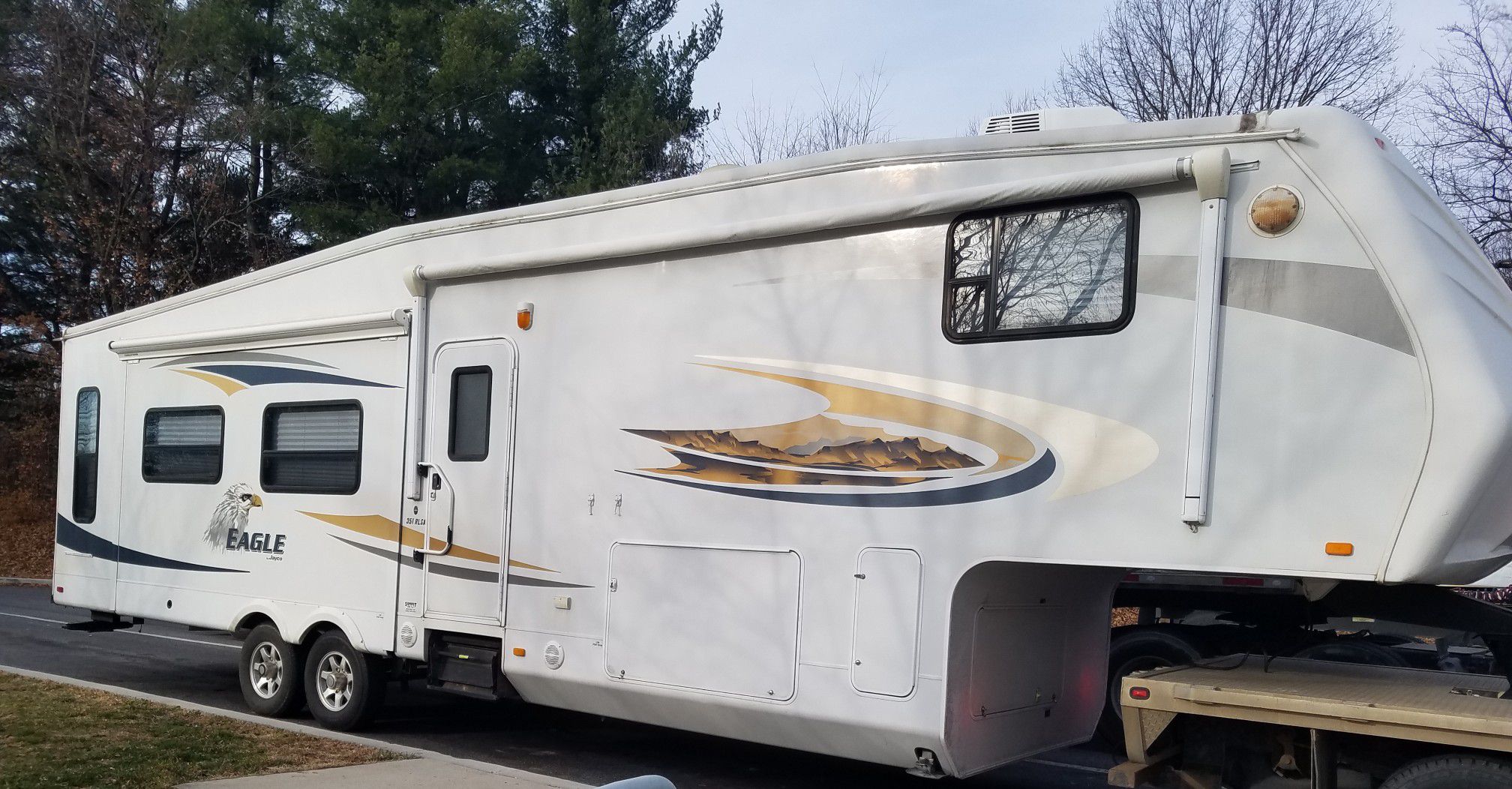 Photo Jayco eagle 5th wheel 2010 with 5th wheel hitch and also gooseneck hitch
