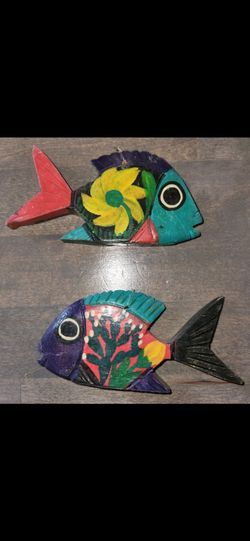 2 wood fish