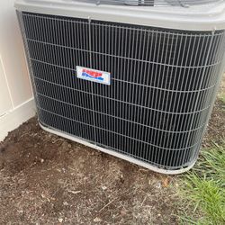 HIGH EFFICIENCY 16 SEER AIR CONDITIONER ENVIRONMENTALLY BALANCED R−410A REFRIGERANT