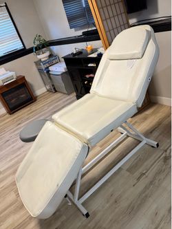 Facial chair