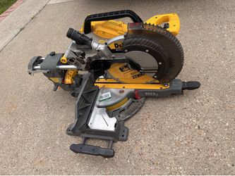 DEWALT 12” Sliding Miter Saw 60V (DCS781) – Like New 🔥