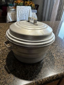 Idli Steamer With Plates