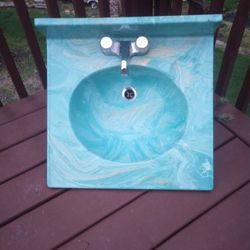 70s Retro Bathroom Sink.