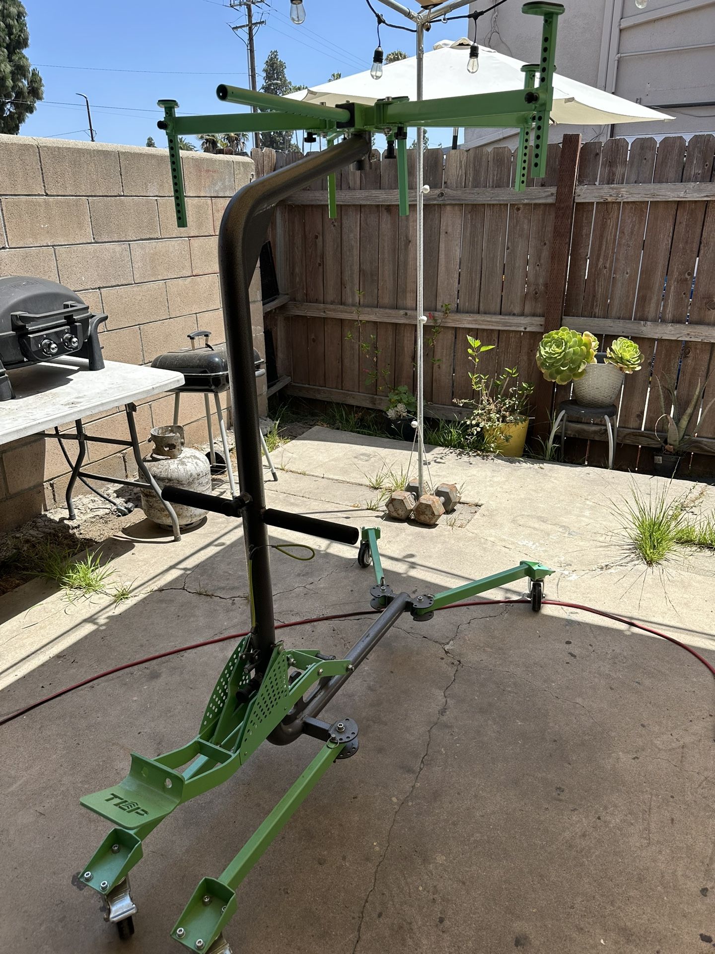 TopLiftPros Hardtop Removal