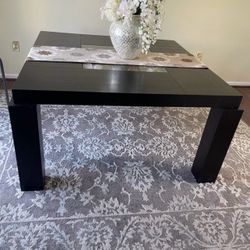 Raymour and Flagain Japanese & Italian Dining Table