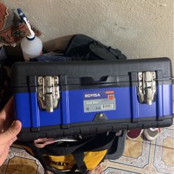 Rovisa 17 Inch Tool Box 