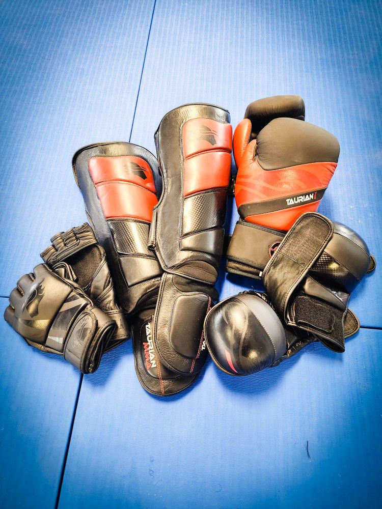 Leather Boxing Gloves (Pro)