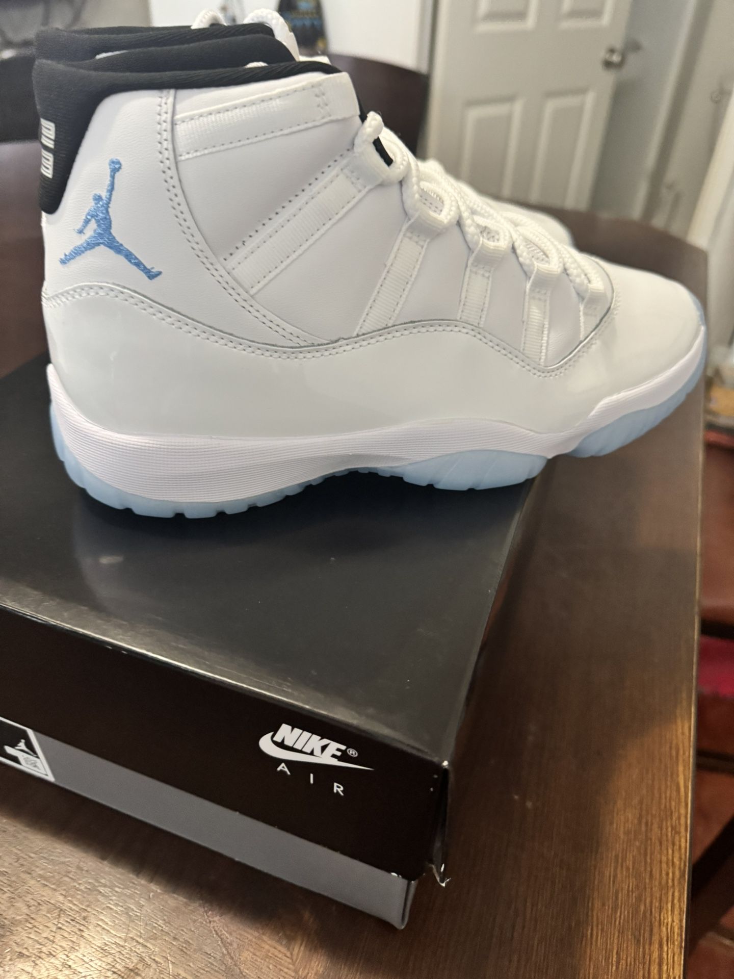 Air Jordan 11 Retro 9.5