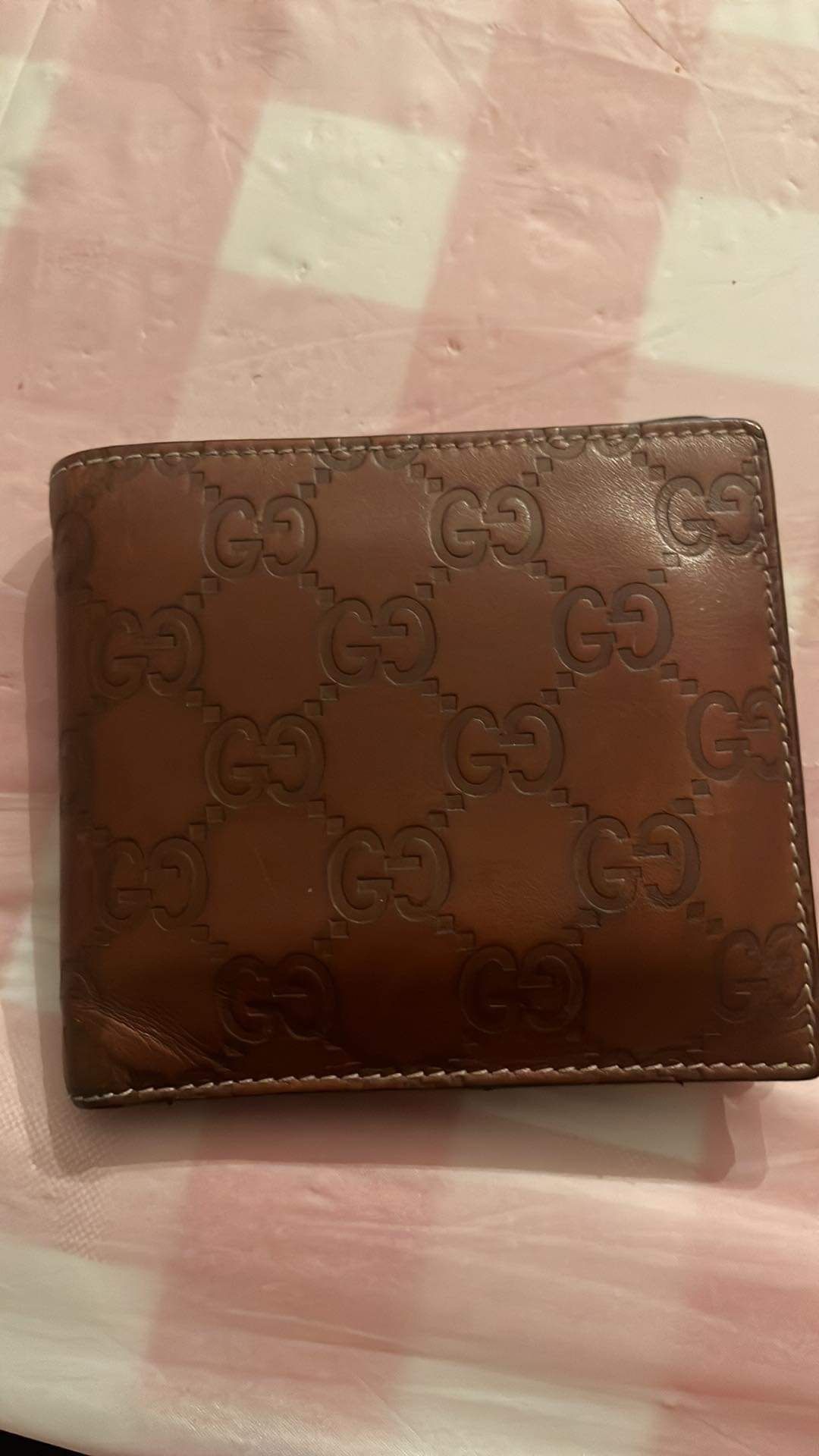 original gucci wallet in good condition 