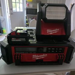 Milwaukee Packout Speaker And Flood Light  4000 Lumens  And 6.0 Battery 